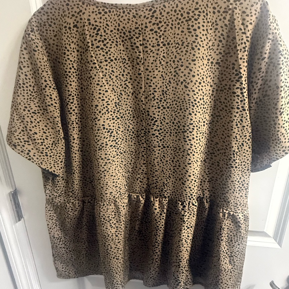 SHEIN Tan & Black Animal Print Button-Front Tunic - Picture 2 of 4